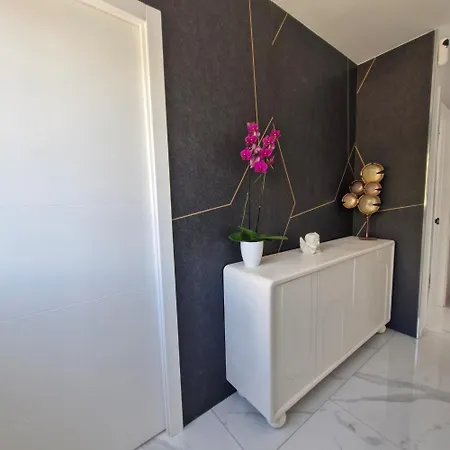 Azure Bliss Apartman *